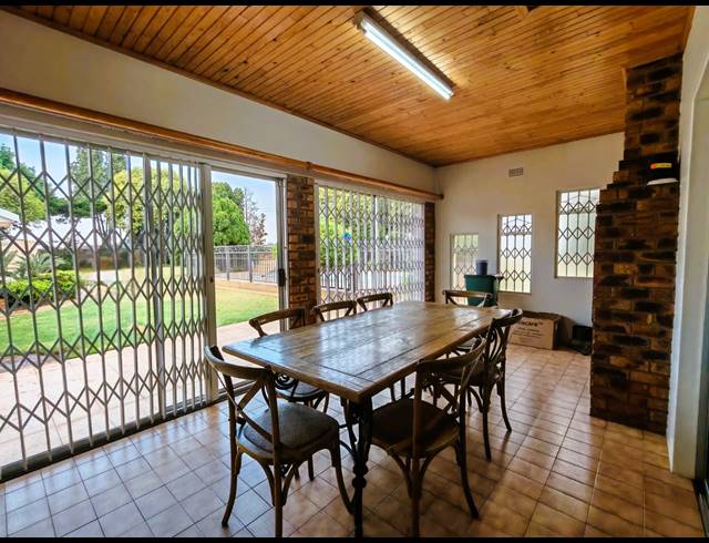 4 BEDROOM HOUSE FOR SALE IN THREE RIVERS EAST